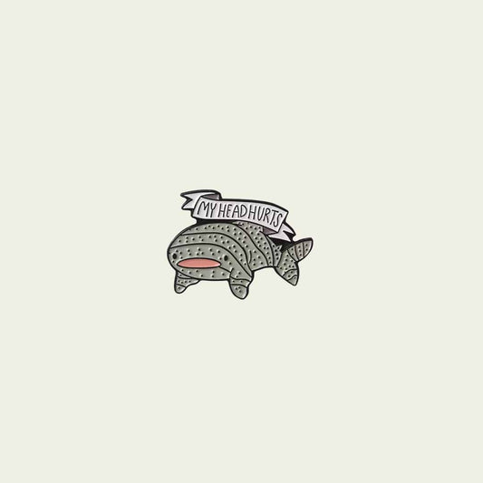 Enamel Pin My head hurts | Edición Limitada | Coleccionable | Hotculture®
