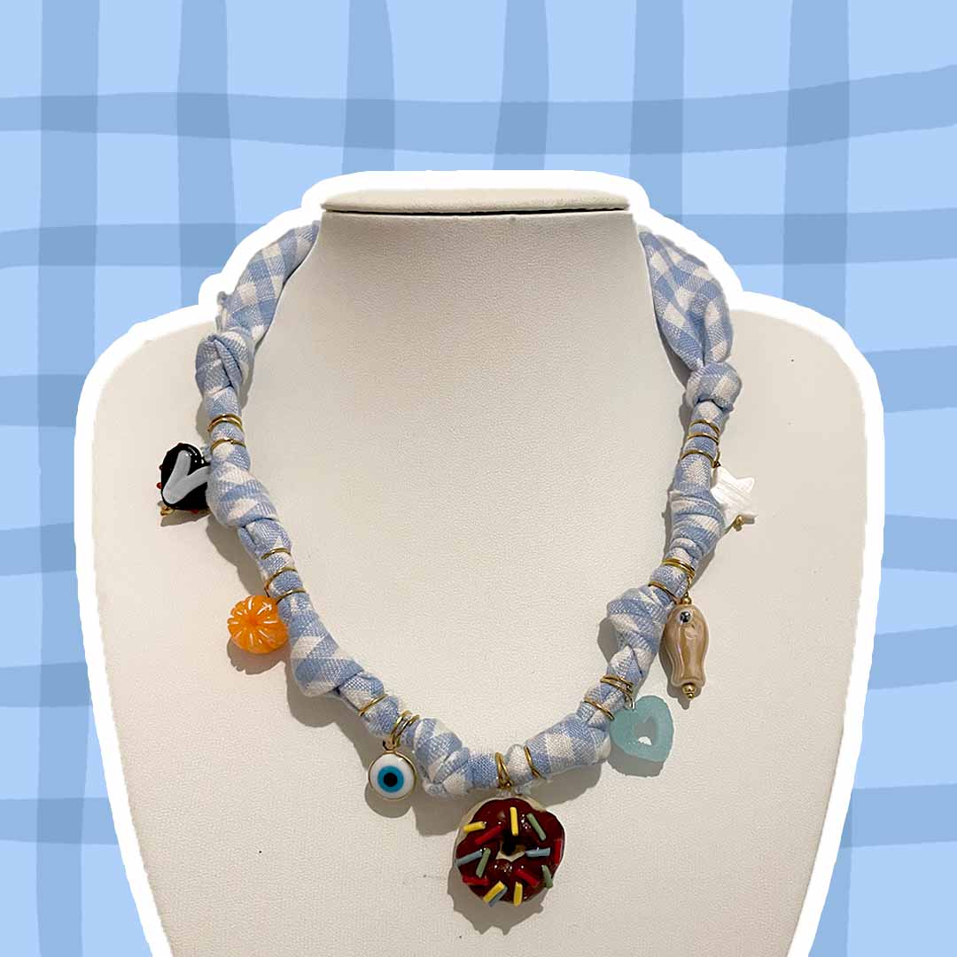 Bandana Necklace con Dijes Únicos | 50 cm | Hecho a Mano | Hotculture®